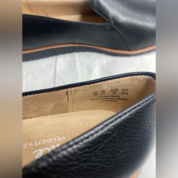 Life Stride Zendaya Black loafers New With Box 8.5M & 9M - Picture 11 of 12